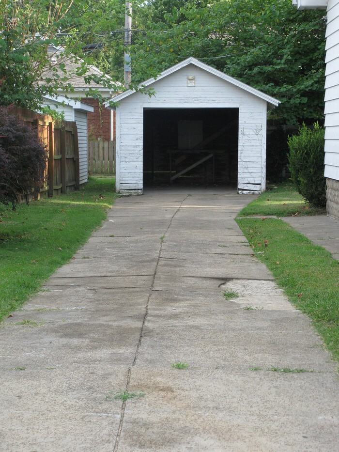 1921 Bellemeade Avenue - Photo 2 of 8