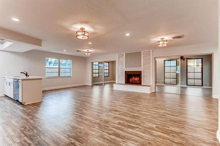 2362 Timbercrest Circle West - Photo 2 of 18