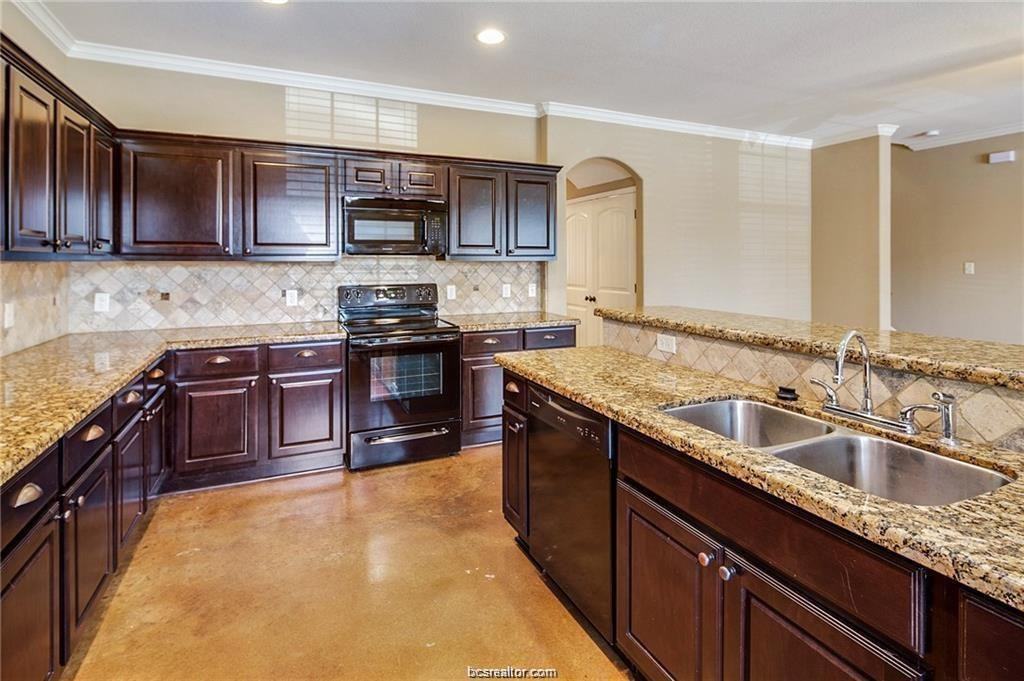 207 Capps Dr - Photo 2 of 12
