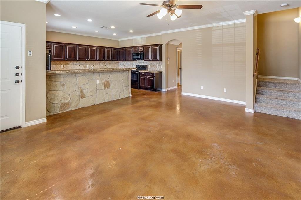 207 Capps Dr - Photo 3 of 12