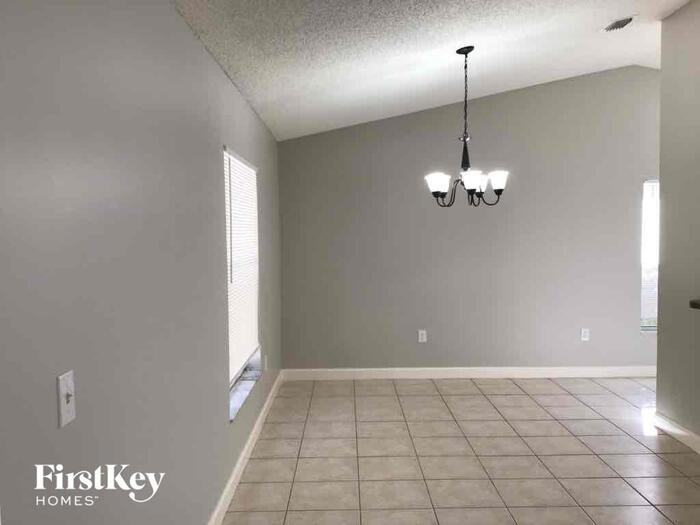 941 Southwest 88th Avenue - Photo 3 of 15
