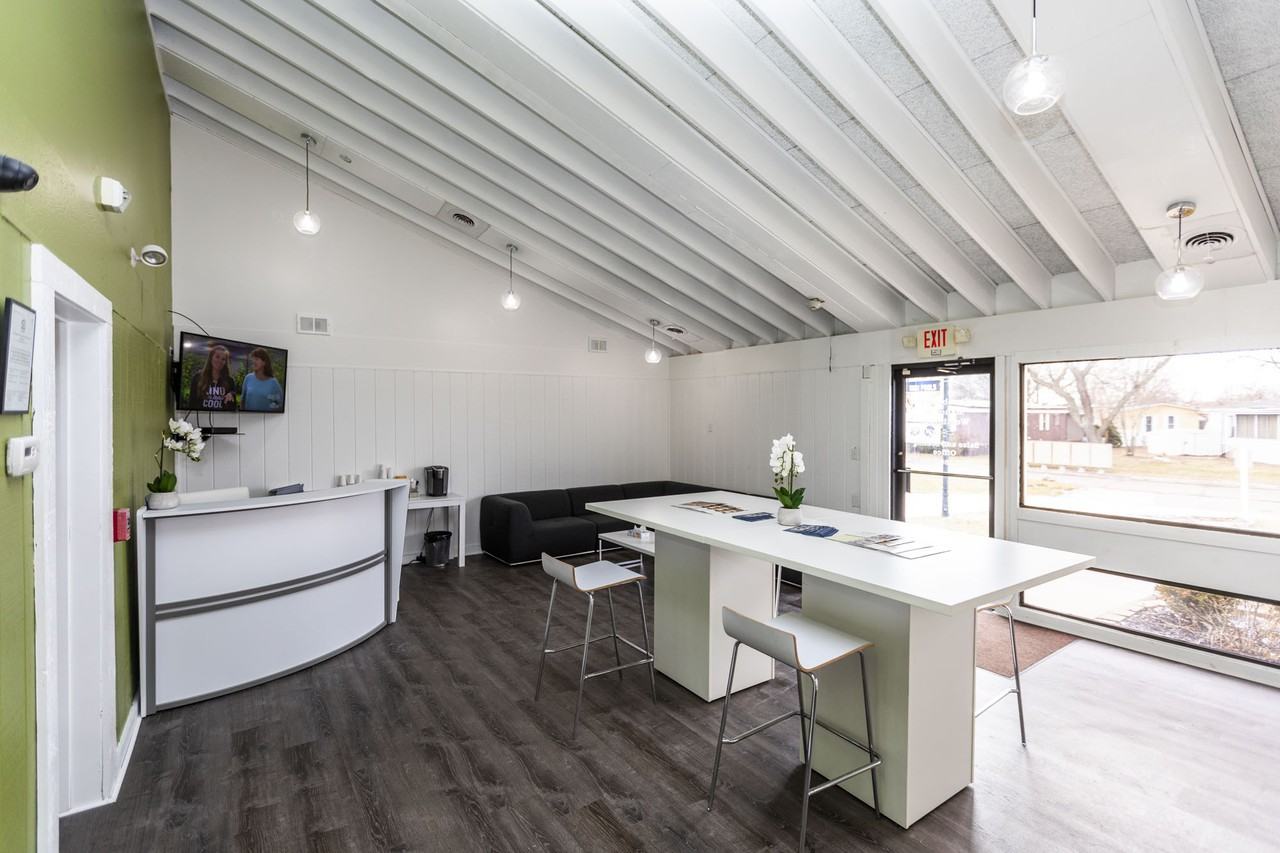 Westbridge and Westbrook Manor - Photo 3 of 19