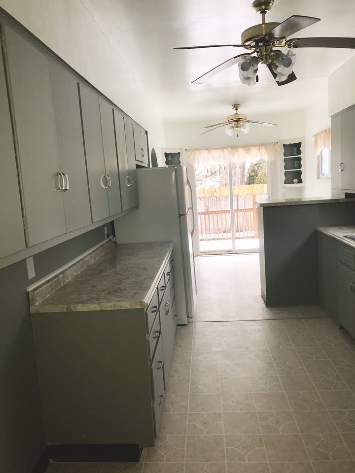223 N Van Buren St - Photo 3 of 13