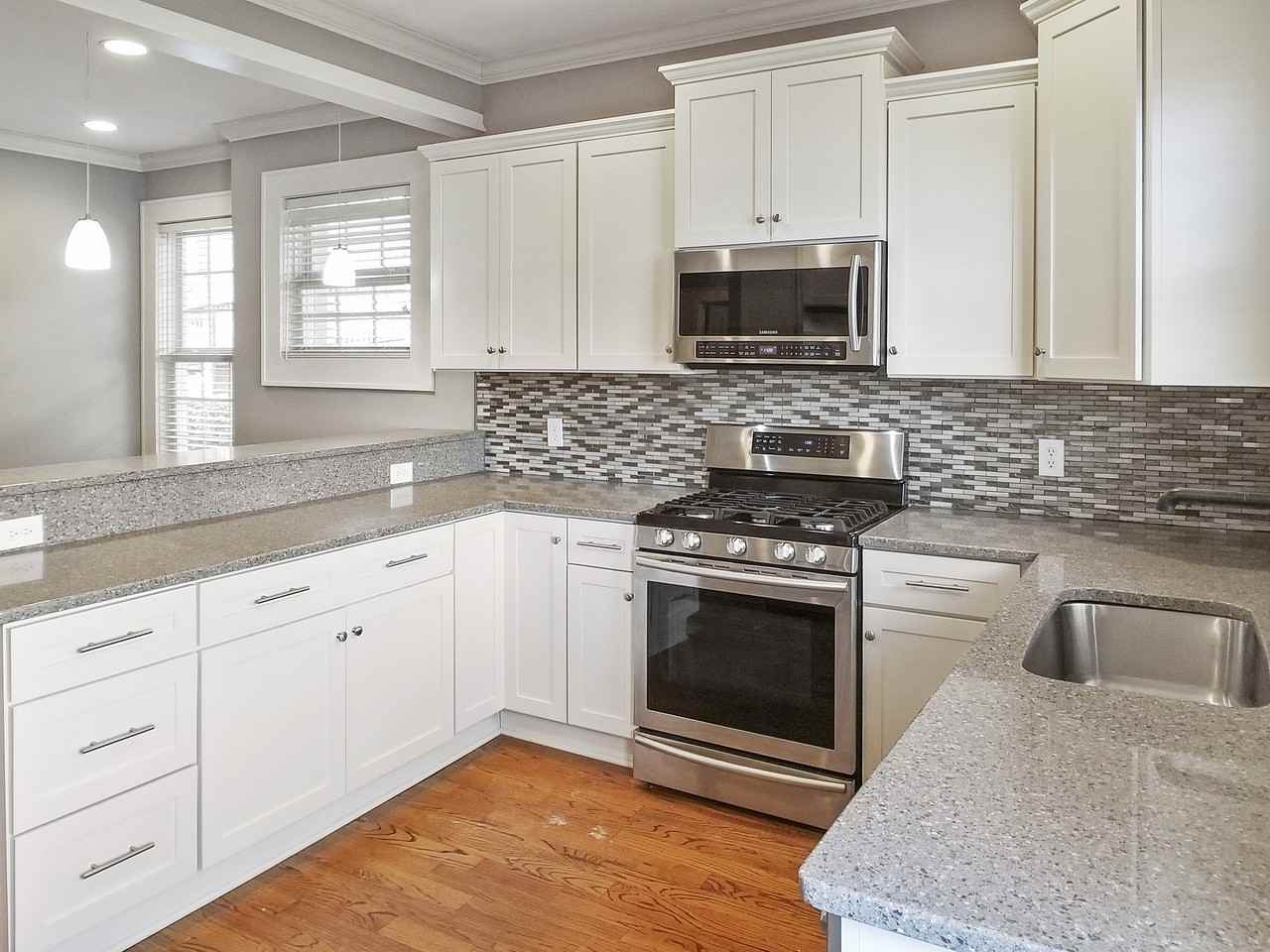 213 Whitsett Street - Photo 3 of 21