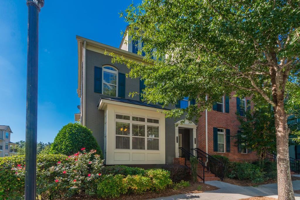 2752 Wander Lane - Photo 3 of 43