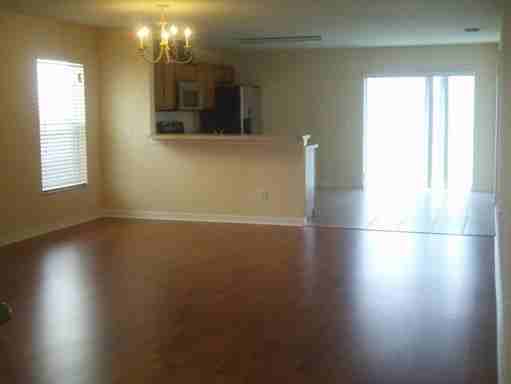 912 Windrose Dr - Photo 3 of 8