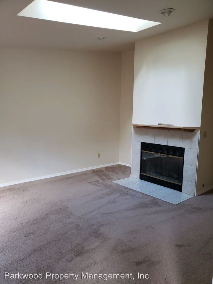 726 & 728 Roe St - Photo 2 of 37