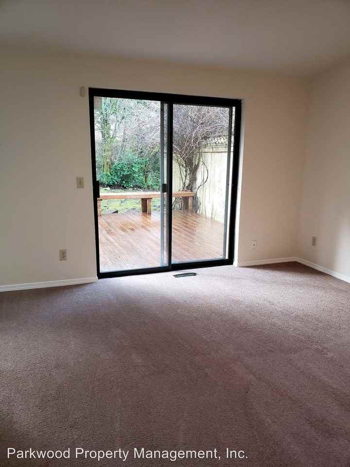 726 & 728 Roe St - Photo 3 of 37