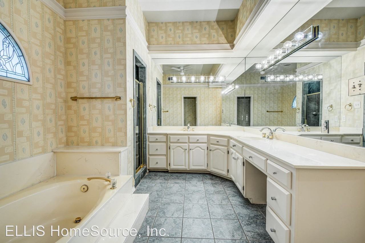 501 Farine Dr. - Photo 3 of 11