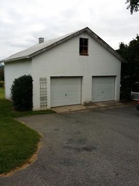 2089 Main St - Photo 2 of 11