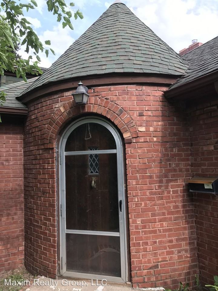 367 N 47 St - Photo 2 of 22