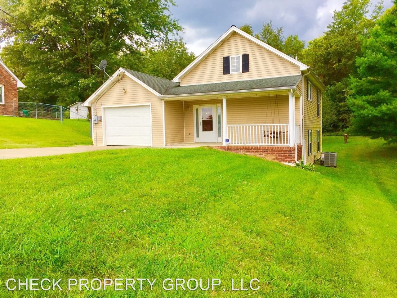 278 Oakview Drive - Photo 2 of 23