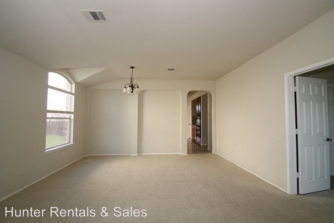 239 Scarlet Lane - Photo 3 of 23