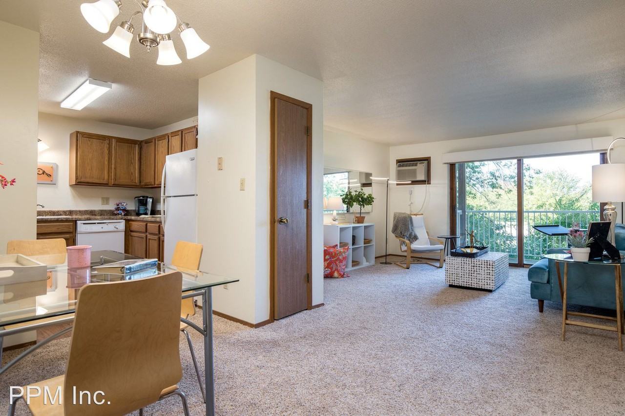 Gateway (1300, 1320, 1400 Gateway Dr) - Photo 3 of 35