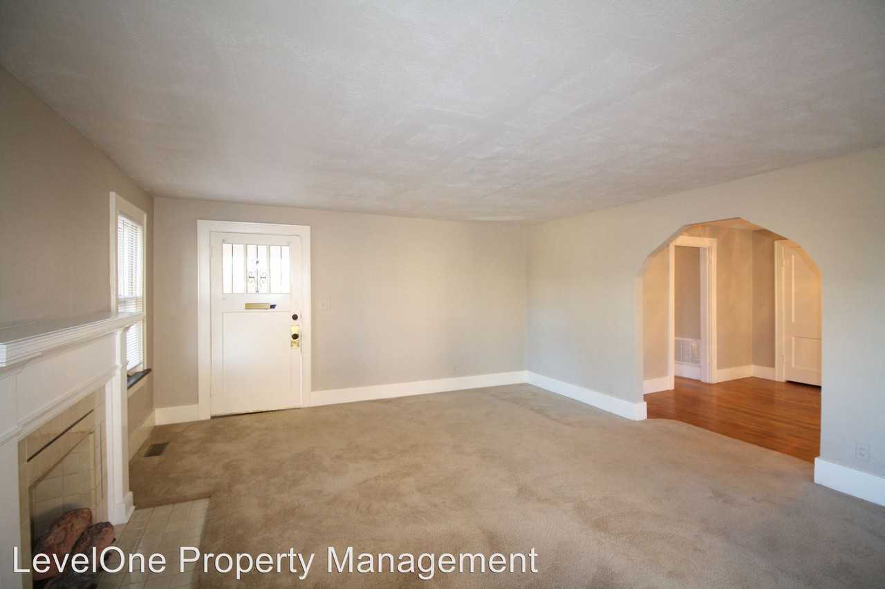 3208 Nw 22nd St - Photo 3 of 17