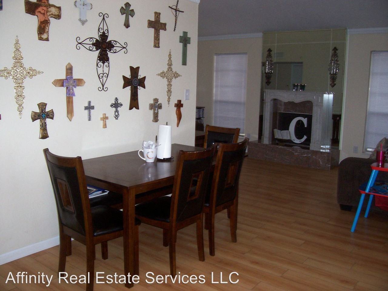 312 Russell St. - Photo 2 of 13