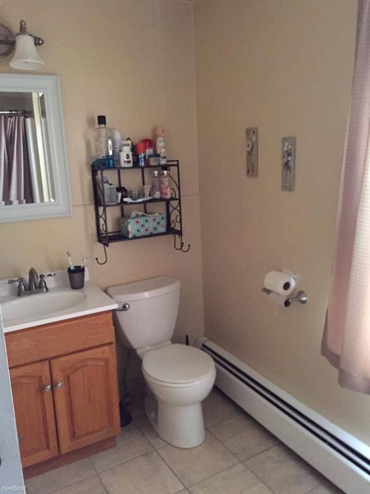 2116 Milford Square Pike - Photo 2 of 10