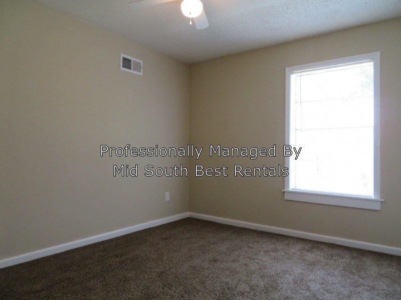 1170 Elder - Photo 3 of 8