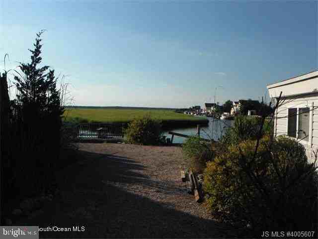 58 W Potomac Dr - Photo 2 of 9