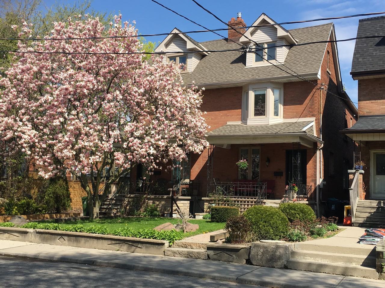 240 Melita Ave., Toronto, ON M6G2A2 2 Bedroom Apartment for Rent