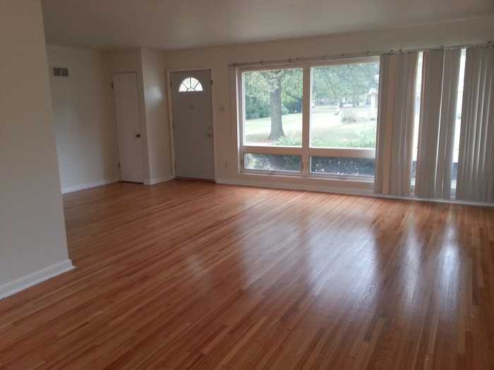 632 Ashmont Drive - Photo 3 of 21