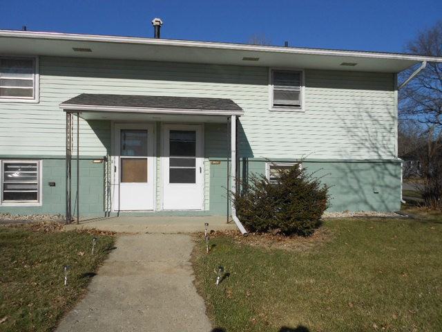 209 E Ann St #B - Photo 2 of 19