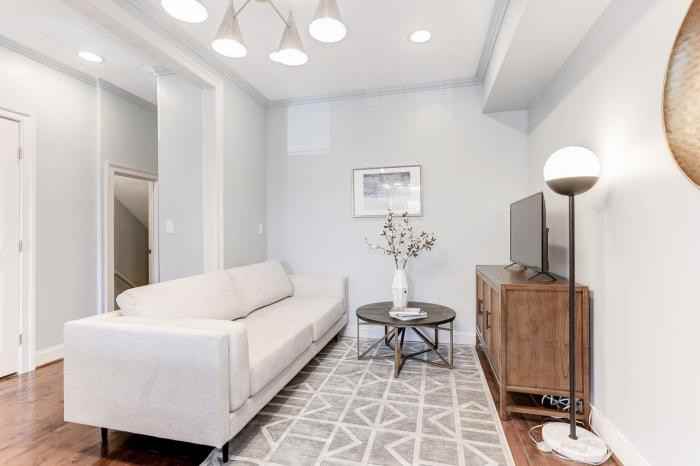 13XX E St Ne - Photo 3 of 6