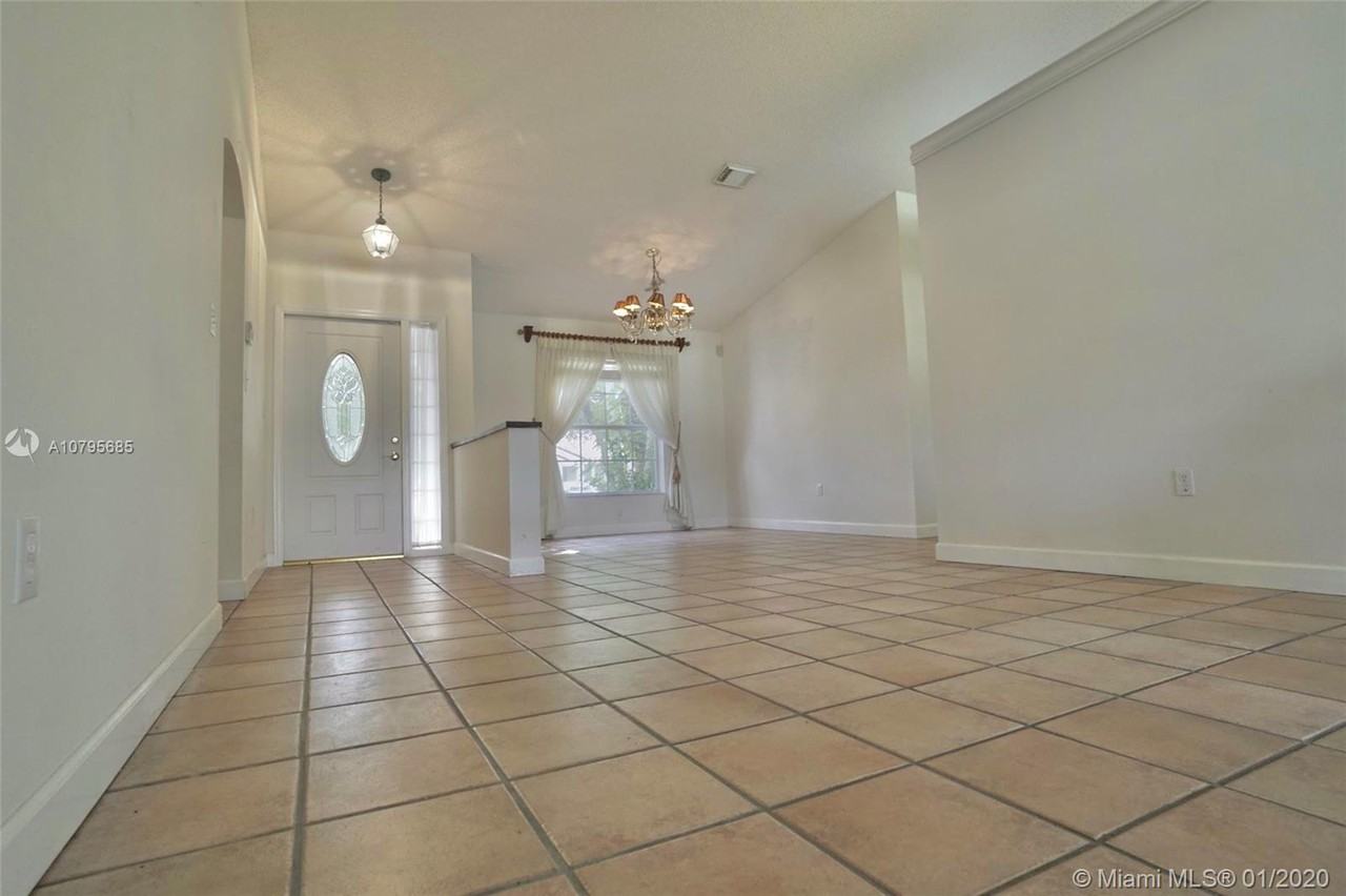 13141 Sw 20th St - Photo 2 of 17