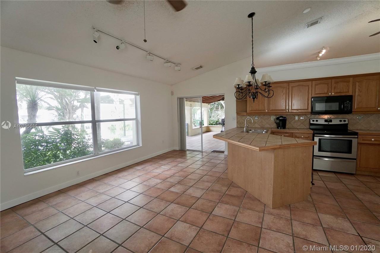 13141 Sw 20th St - Photo 3 of 17