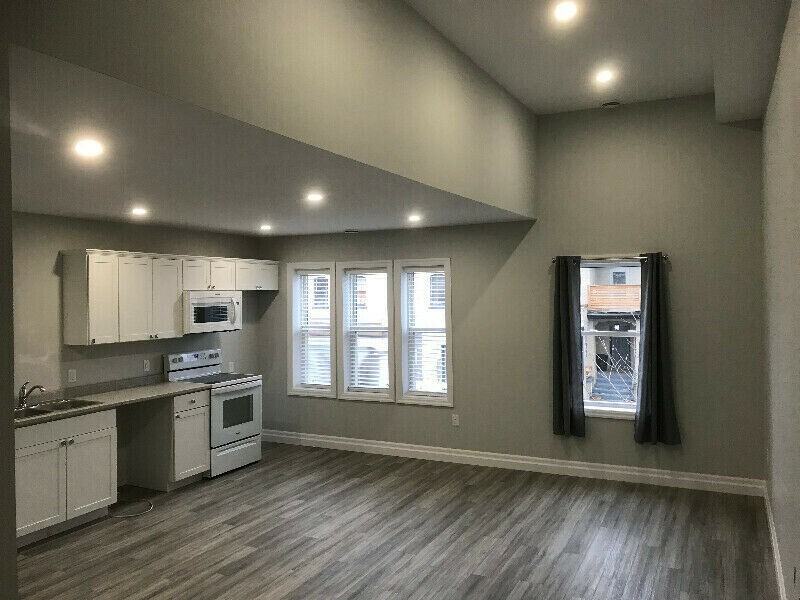 98 Lorne Crescent #5 - Photo 2 of 8