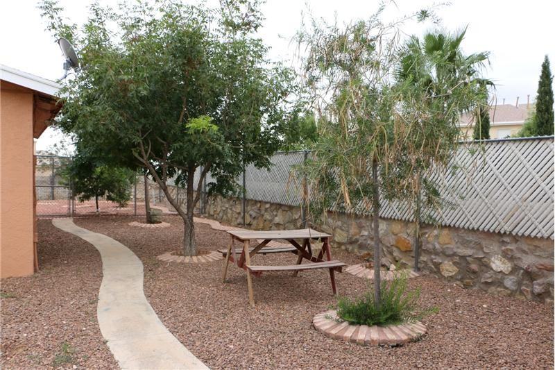 11240 Loma Isla Ln - Photo 3 of 10