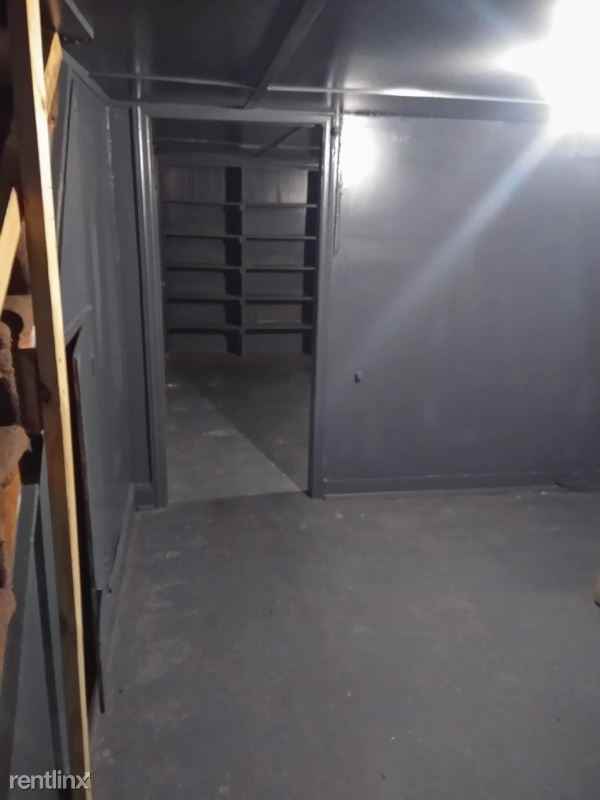 713 N Kenwood Ave - Photo 2 of 3