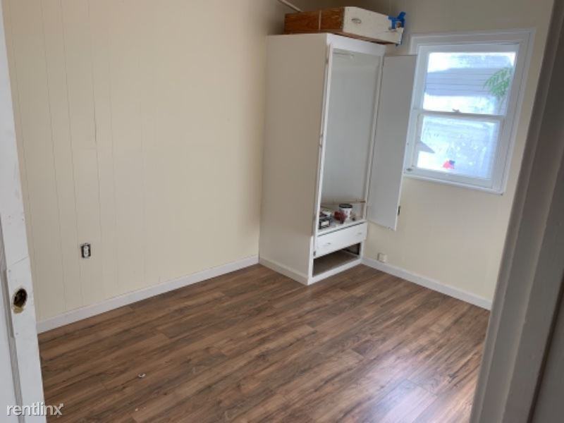 2230 Q St B - Photo 2 of 6