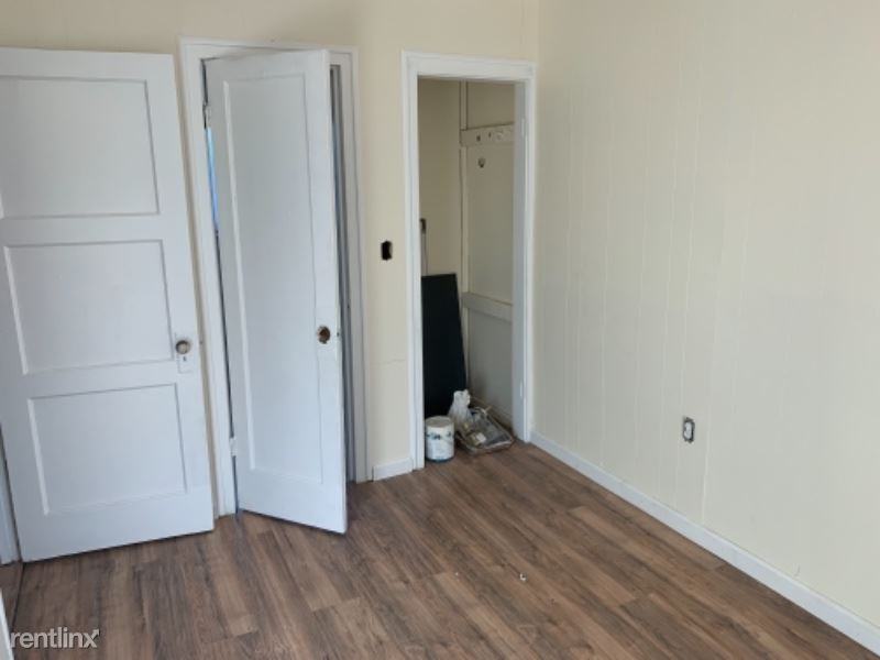 2230 Q St B - Photo 3 of 6