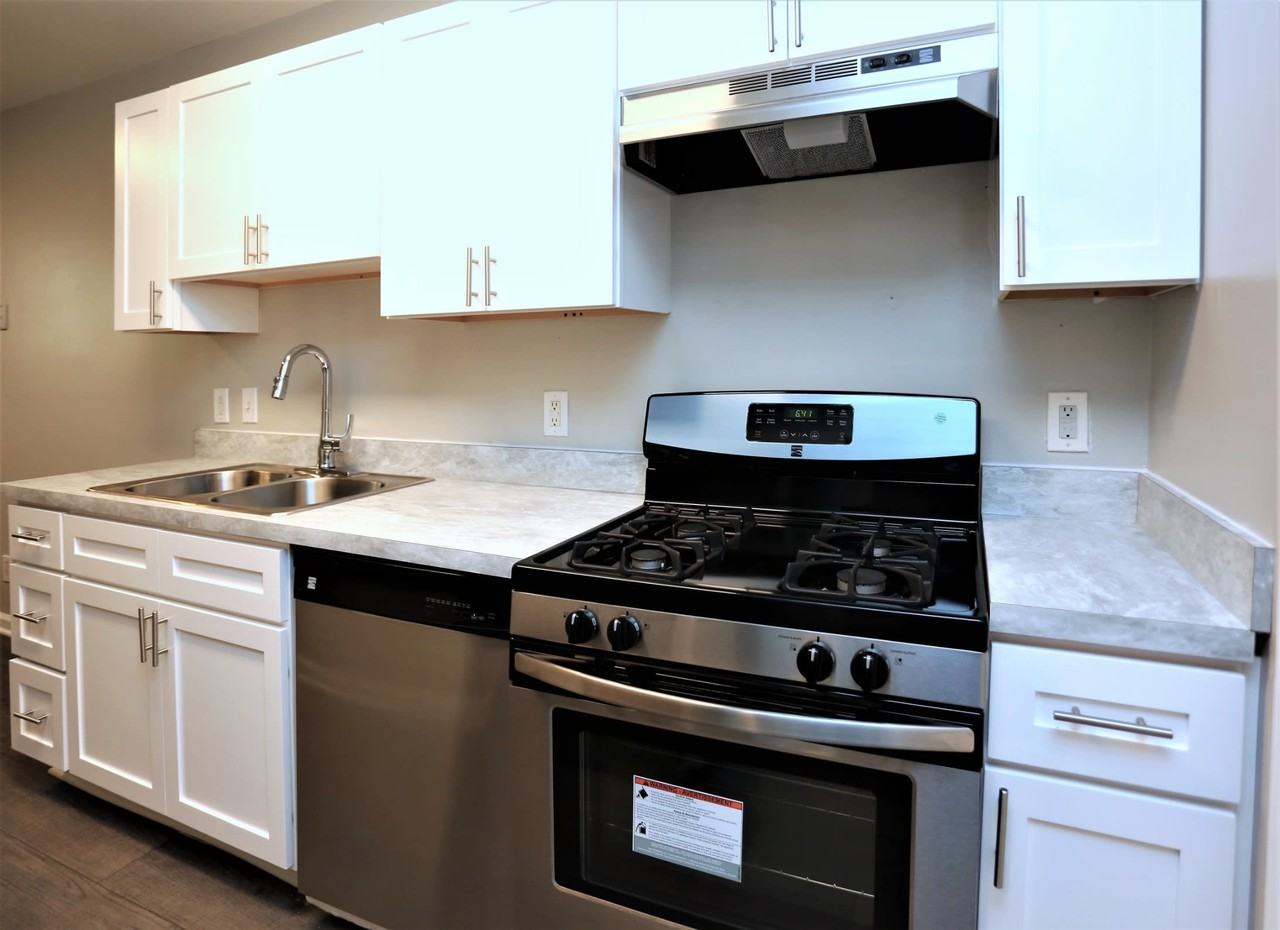 The Avenue Apartments - Photo 2 of 20