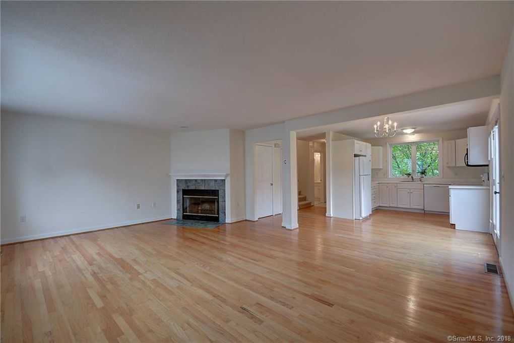 8 Liberty Dr - Photo 2 of 10