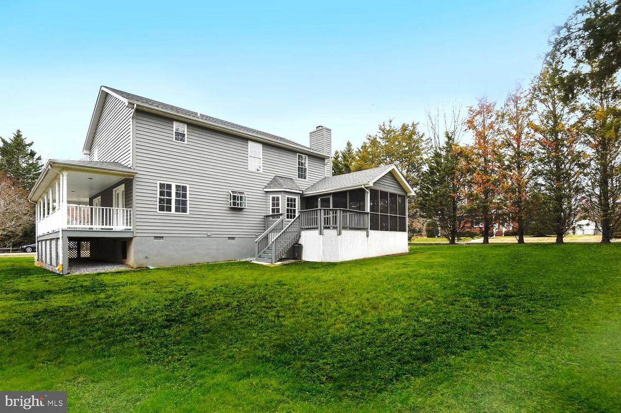 601 Harbor Drive - Photo 2 of 35