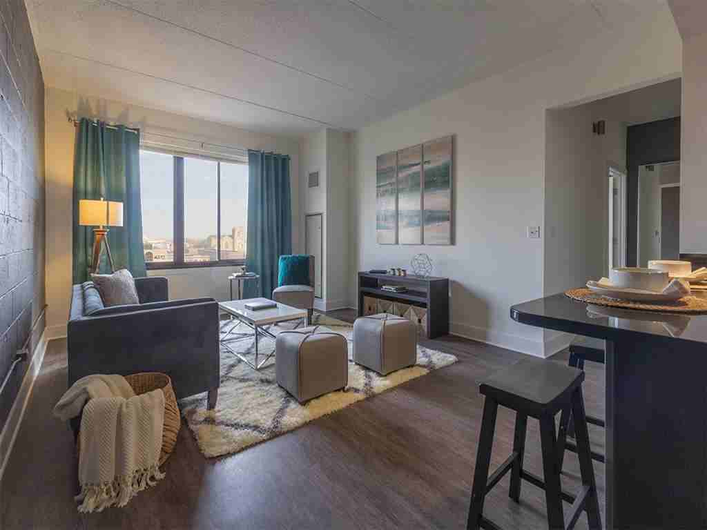 St. Regis House Apartments - Photo 2 of 12