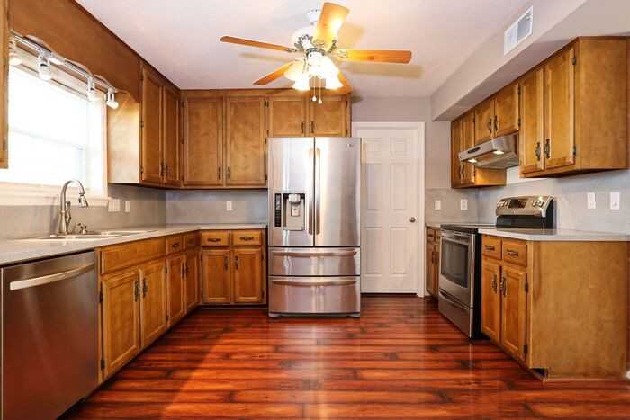 7033 Brassie Bend - Photo 3 of 10