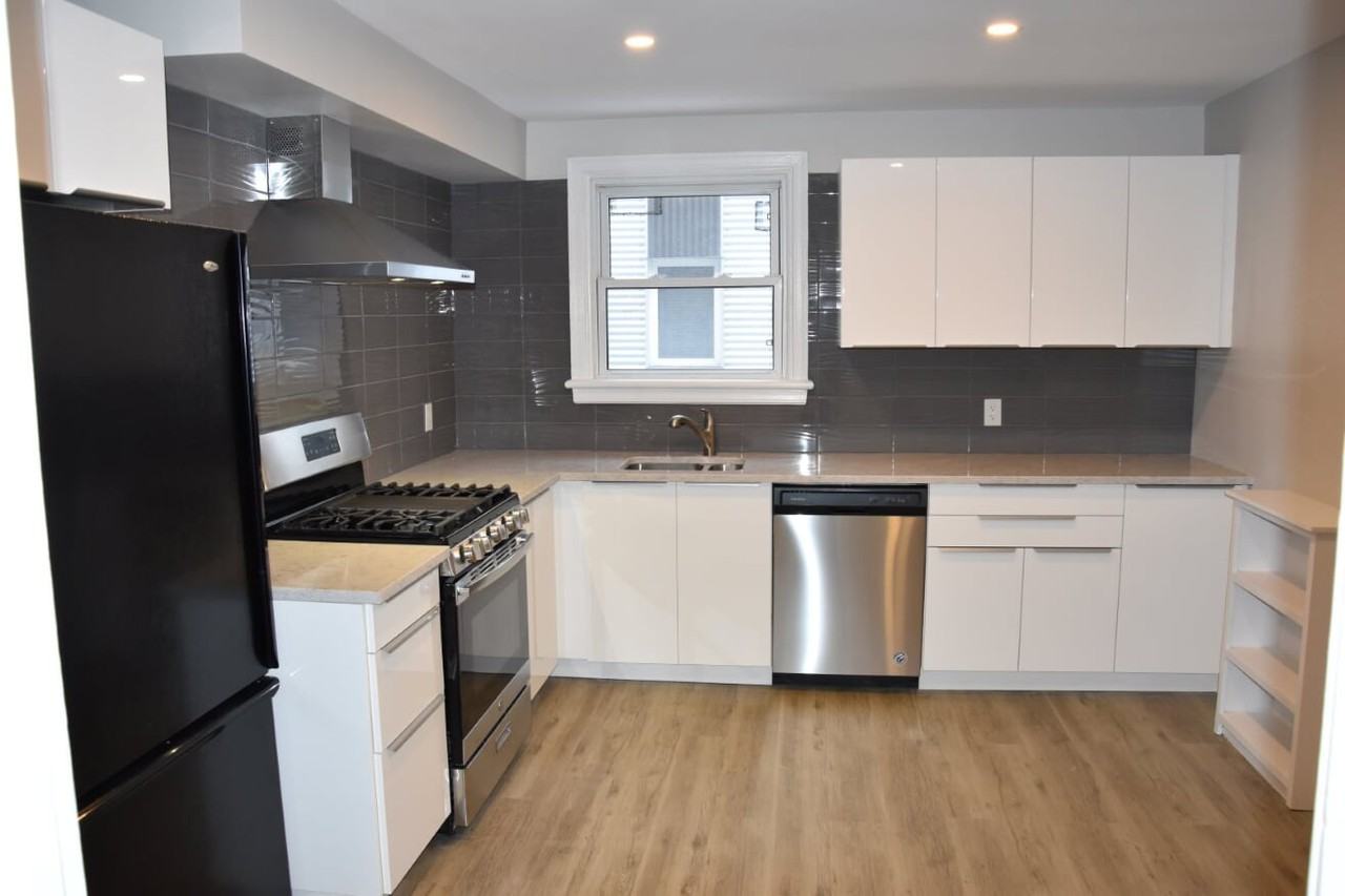 131 Hawthorne Avenue #2 - Photo 3 of 14