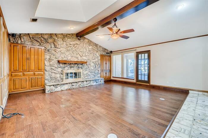 2808 Marquis Circle East - Photo 2 of 18