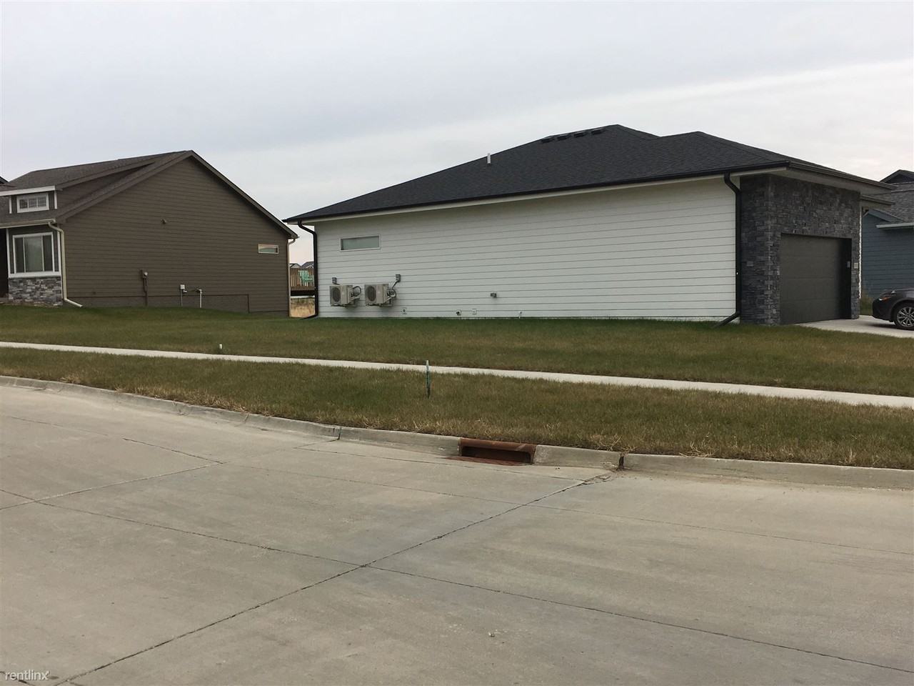 1913 Ne Little Beaver Dr - Photo 3 of 38