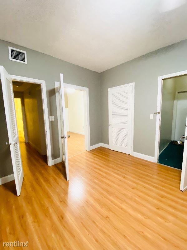 10084 W Bay Harbor Dr 6 - Photo 2 of 17