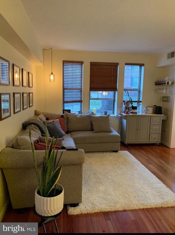 1752 N Rhodes St 6-326 - Photo 3 of 10