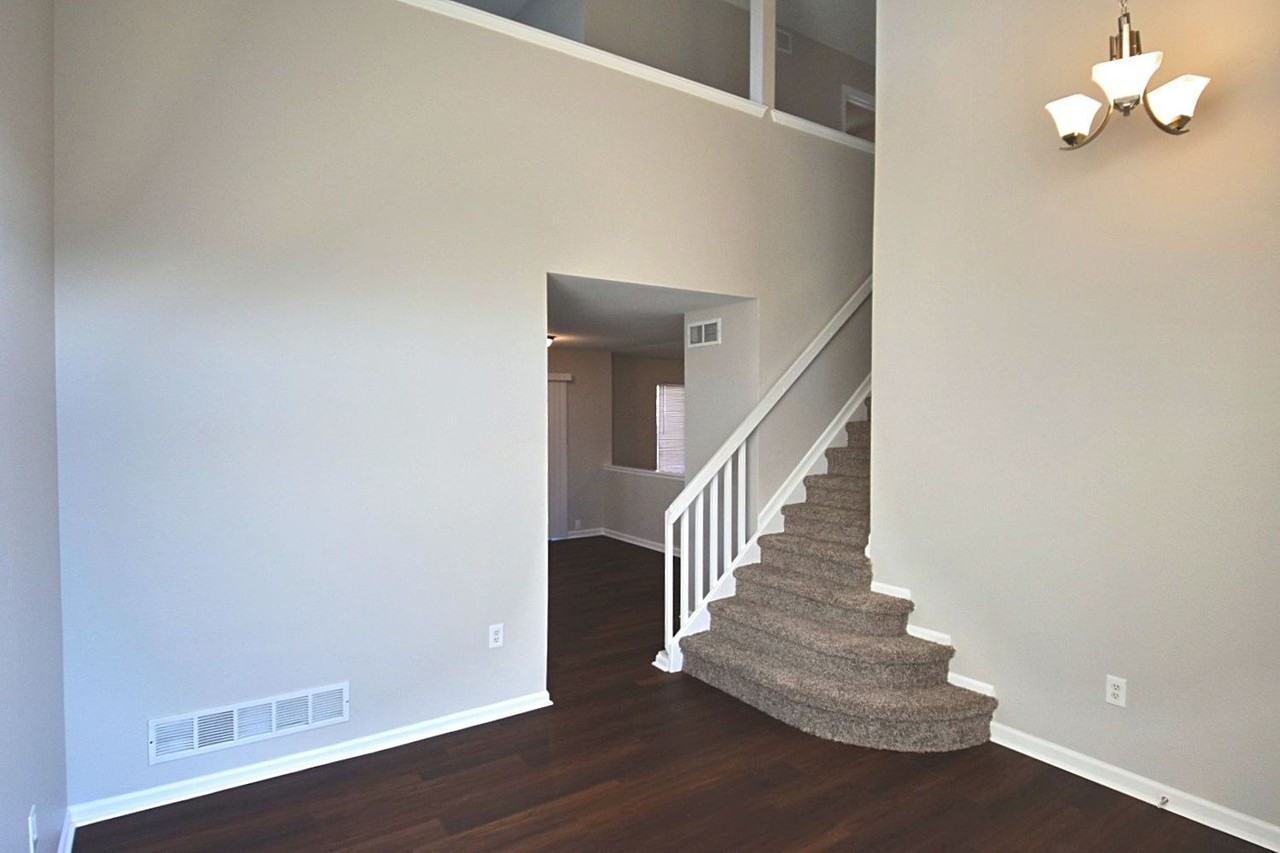 5346 S Jericho St - Photo 3 of 22