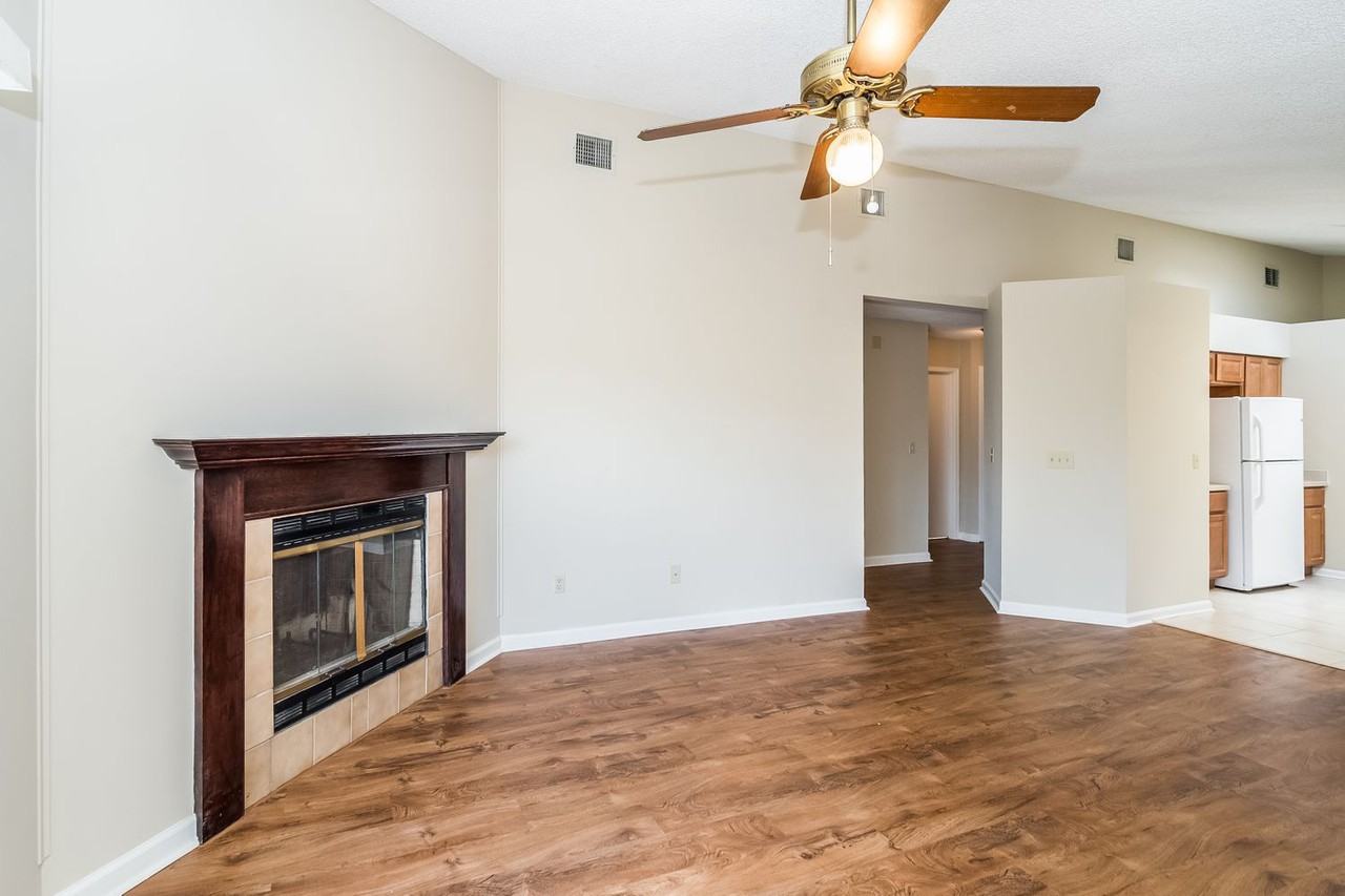 409 Filmore Dr - Photo 2 of 20