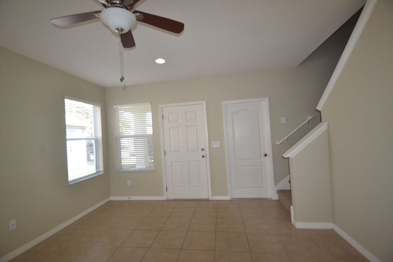 18544 Kentisbury Ct - Photo 2 of 11