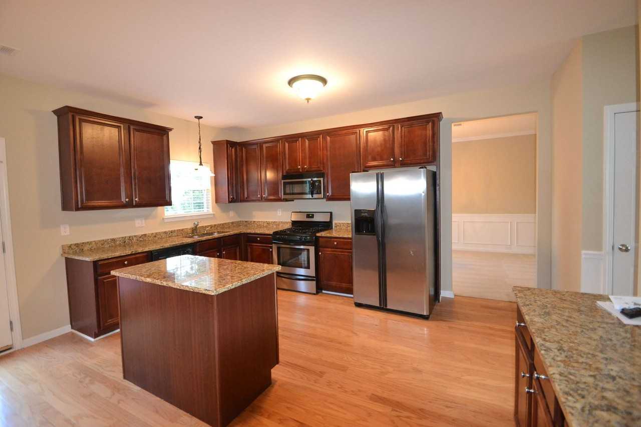 121 Farm Valley Dr - Photo 3 of 13