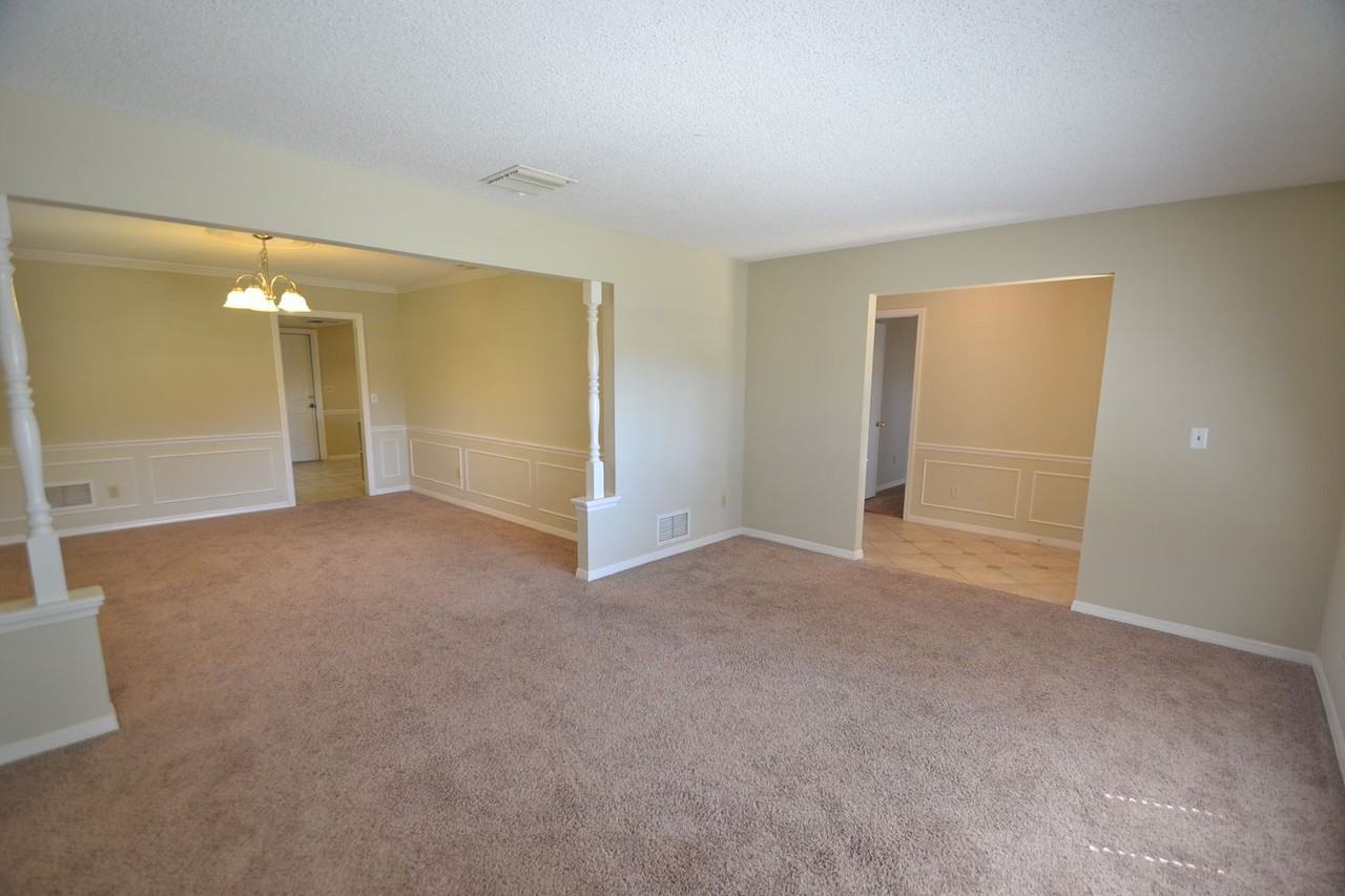 5067 Fayann St - Photo 3 of 16