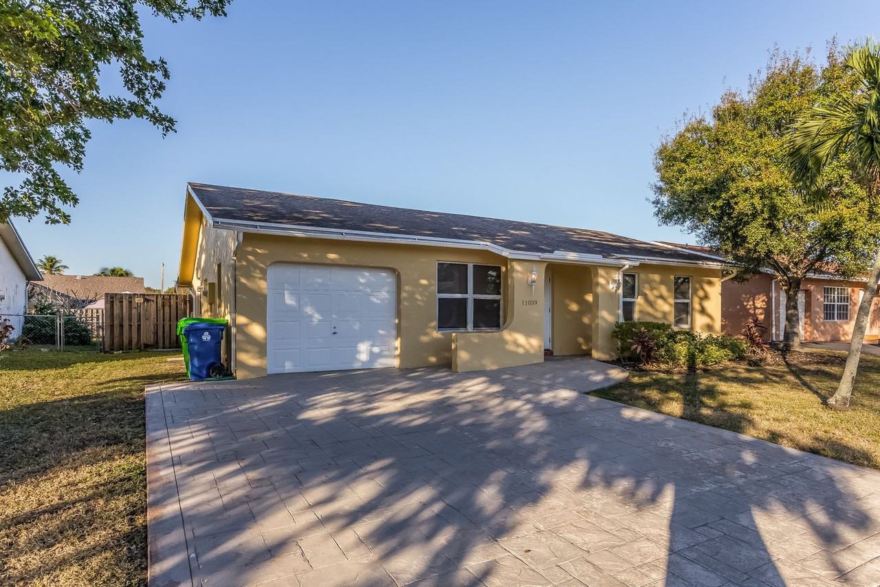 11039 Nw 24th St - Photo 3 of 23
